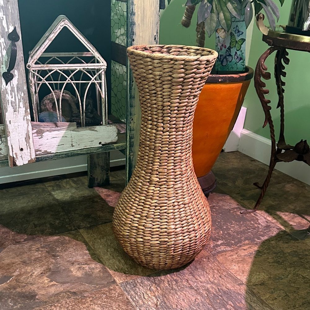 Woven Seagrass Large 22” Tall Floor Vase Hearth Entry Boho Retro Style Farmhouse